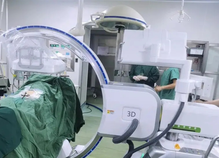 C臂机保护套在术中的正确使用方法